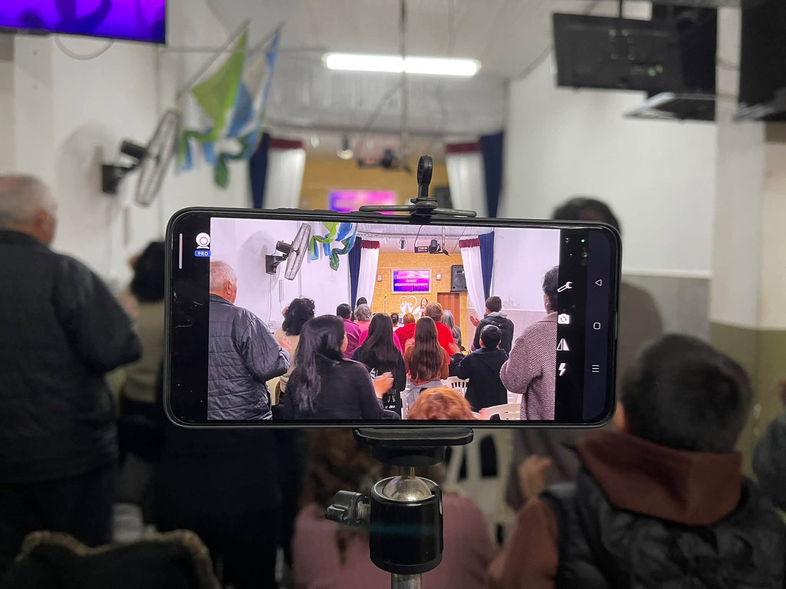 MIERCOLES DE ESTUDIO  TEMA : " NO ME SIENTO COMO UNA NUEVA CRIATURA "